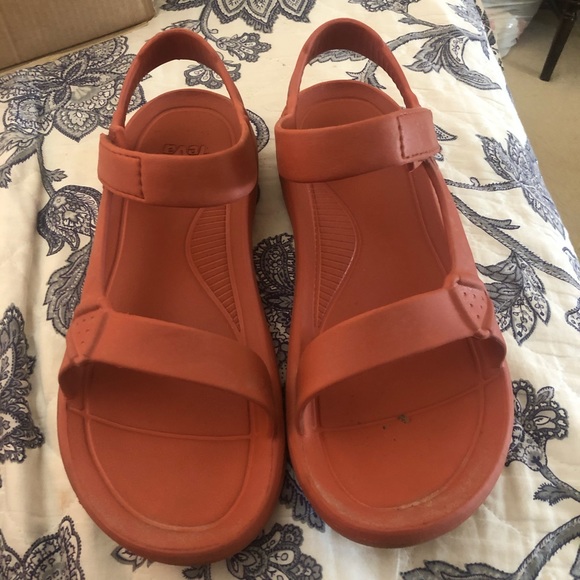 Teva Shoes Teva Hurricane Drift Sandals In Firey Red Poshmark